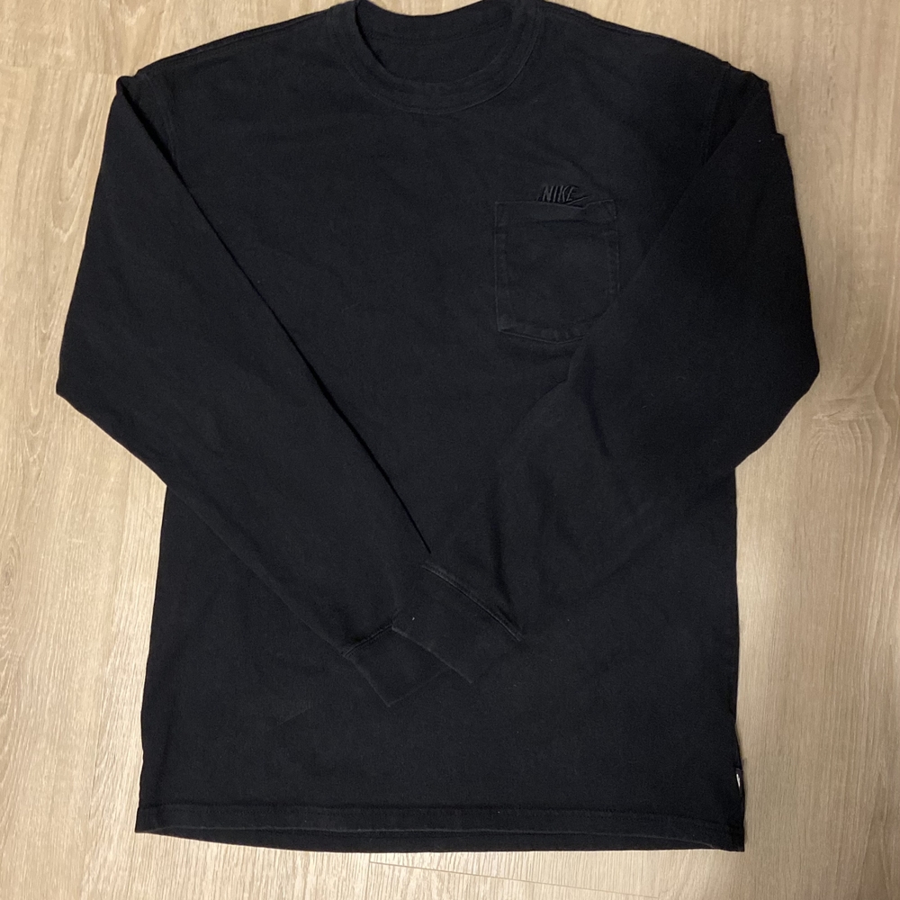 Nike Men’s Black Pocket Long Sleeve